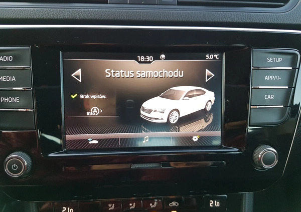 Skoda Superb cena 62900 przebieg: 156000, rok produkcji 2018 z Tarnów małe 301